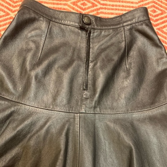 Sold Vintage Vera Pelle Embroidered Leather Skirt - Picture 5 of 6